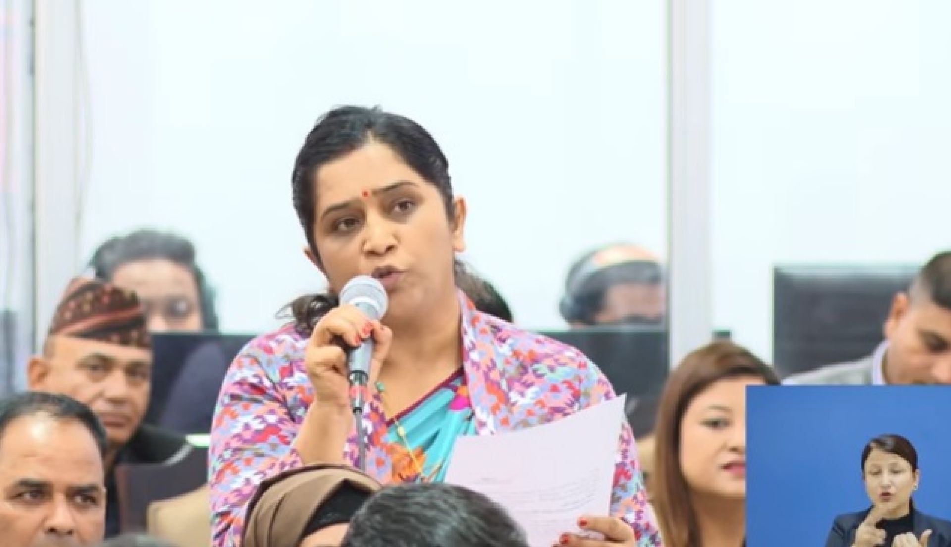 आईसीयूमा उपचार गरिरहेका विरामीको अन्तर्वार्ता लिएकोप्रति सांसद बाँस्कोटाको आपत्ति